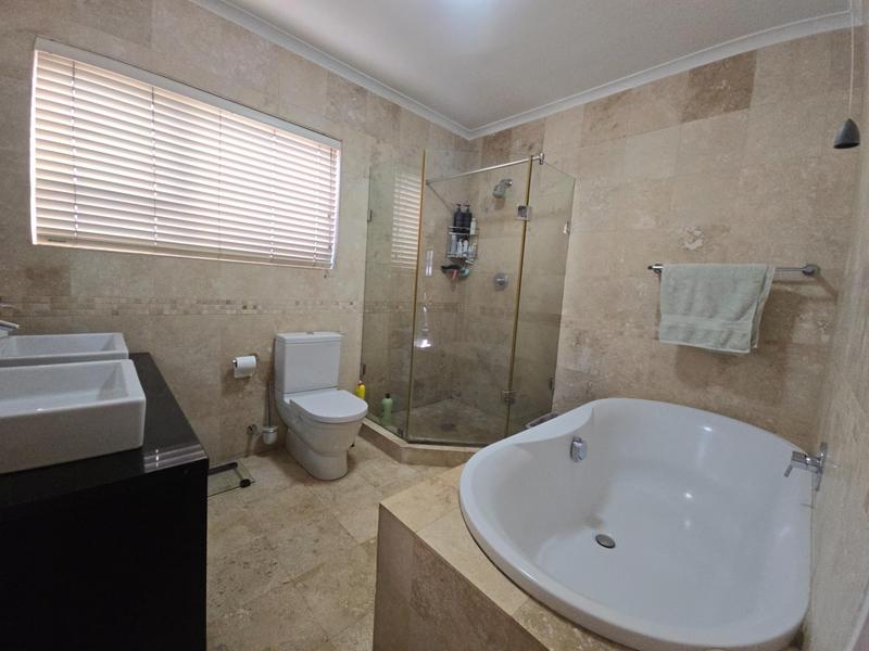 To Let 5 Bedroom Property for Rent in Goedehoop Western Cape